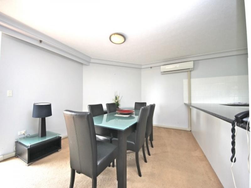 30 Laycock St, Surfers Paradise QLD 4217