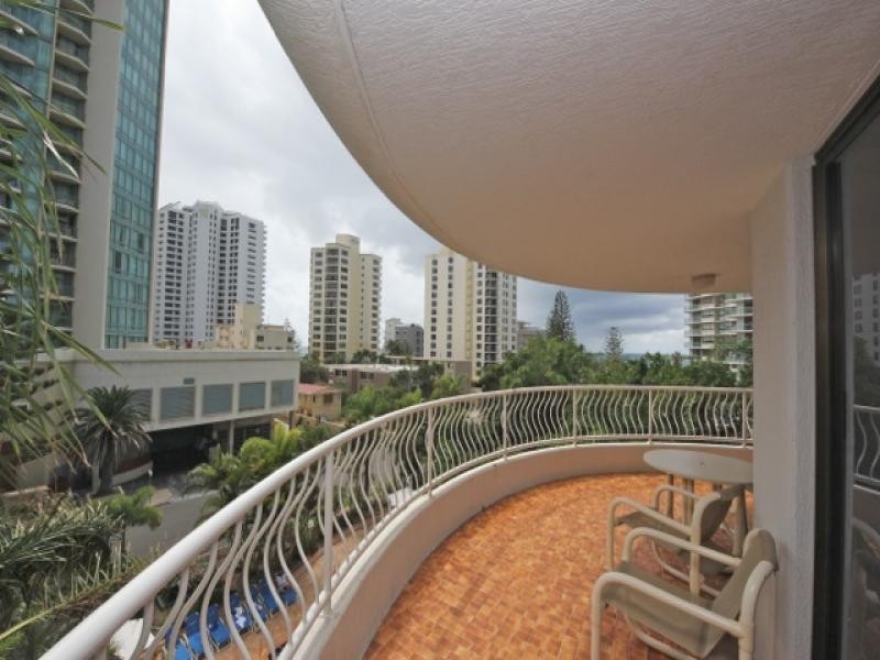 30 Laycock St, Surfers Paradise QLD 4217