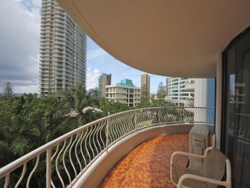 30 Laycock St, Surfers Paradise QLD 4217