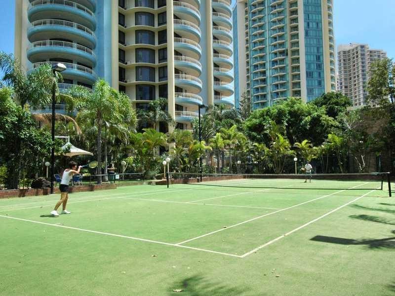 30 Laycock St, Surfers Paradise QLD 4217