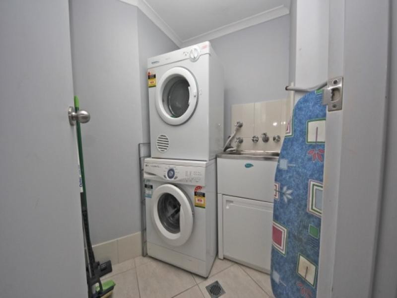 30 Laycock St, Surfers Paradise QLD 4217