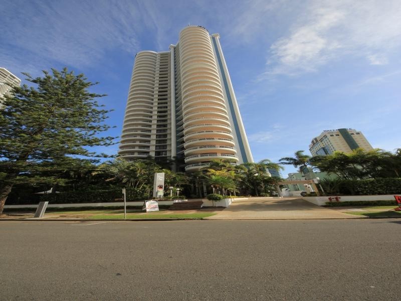 30 Laycock St, Surfers Paradise QLD 4217