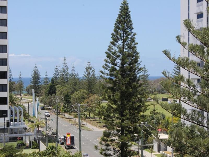 30 Surf Parade, Broadbeach QLD 4218