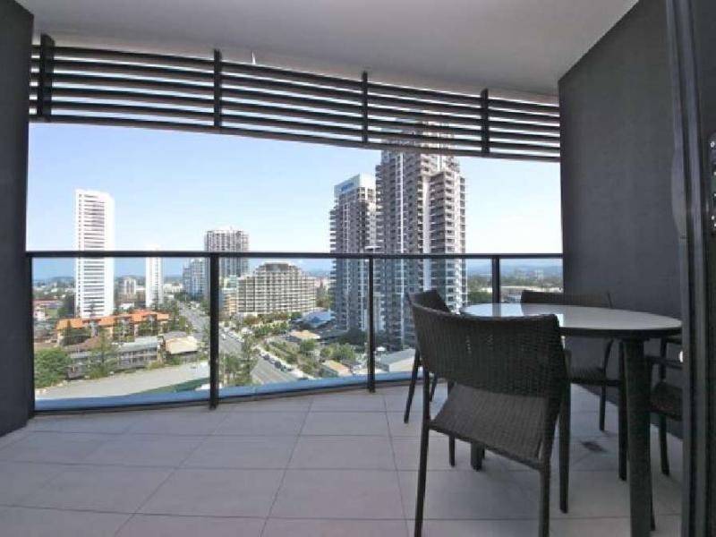 21001/4 Charles Avenue, Broadbeach QLD 4218