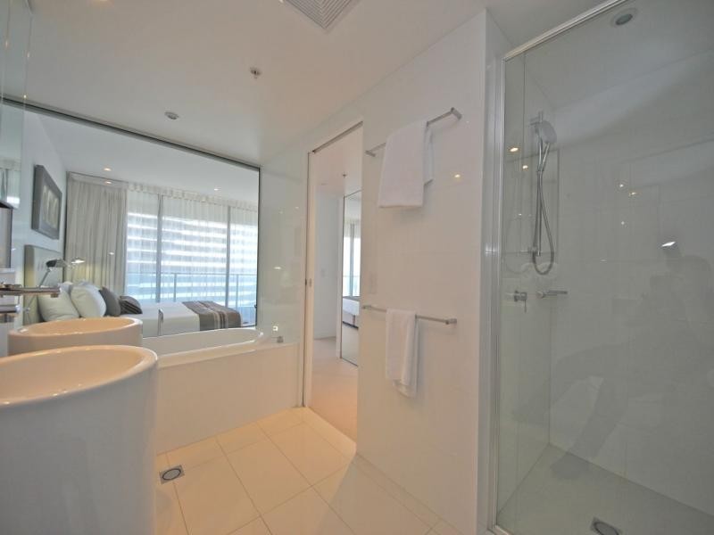 4 Oracle, Charles Ave, Broadbeach QLD 4218