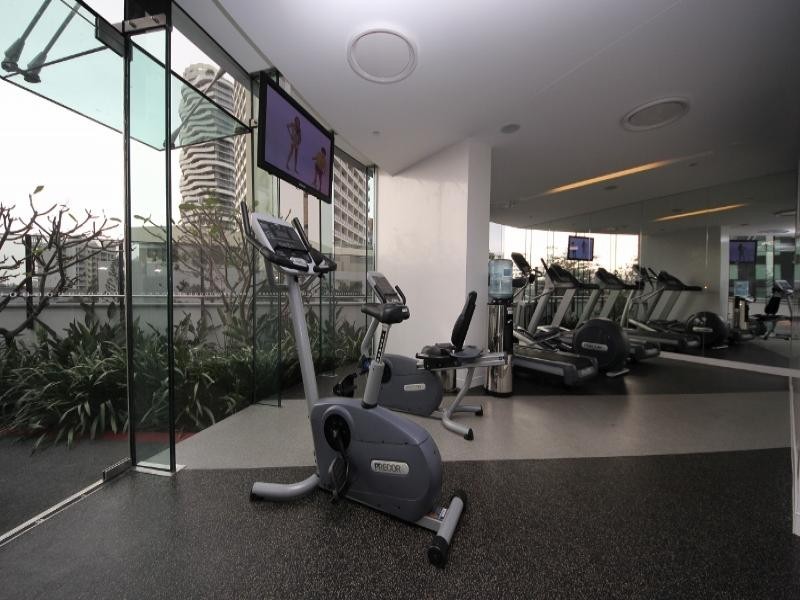 4 Oracle, Charles Ave, Broadbeach QLD 4218