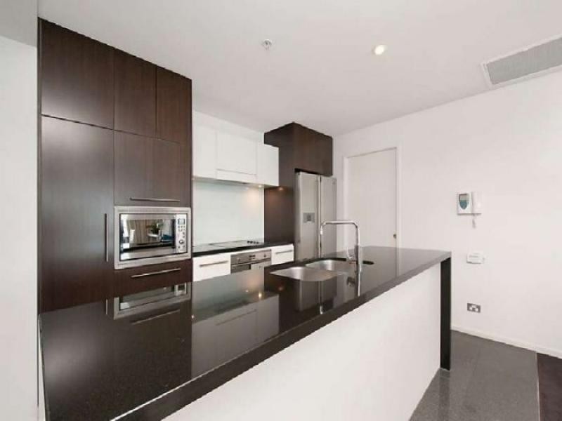 89 Surf Parade, Broadbeach QLD 4218