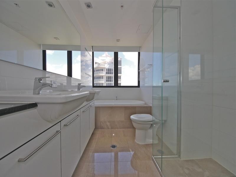 1706/22  Sierra Grand, Surf Parade, Broadbeach QLD 4218
