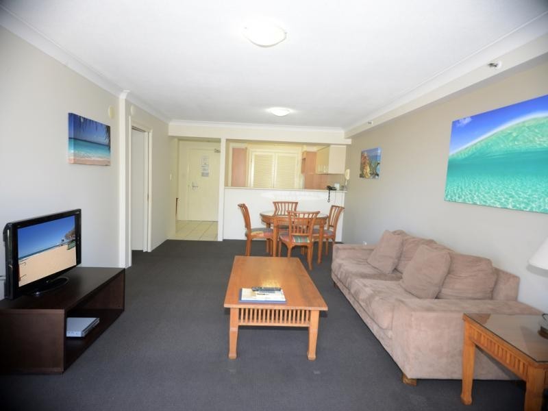 1043/2623 GOLD COAST HIGHWAY, Broadbeach QLD 4218