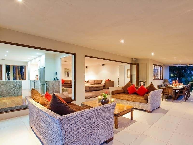 139 Allambi Ave, Broadbeach Waters QLD 4218