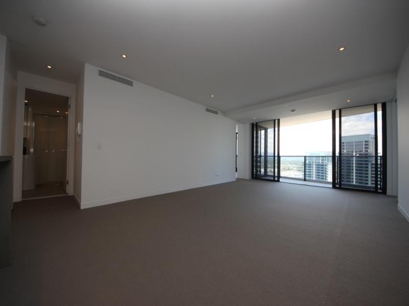 4 Charles Avenue, Broadbeach QLD 4218