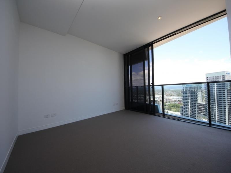 4 Charles Avenue, Broadbeach QLD 4218