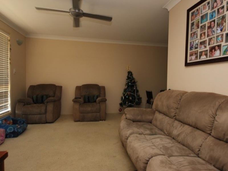 37 Allied Drive, Arundel QLD 4214