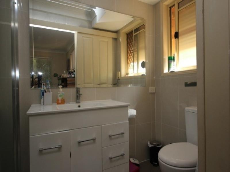 37 Allied Drive, Arundel QLD 4214