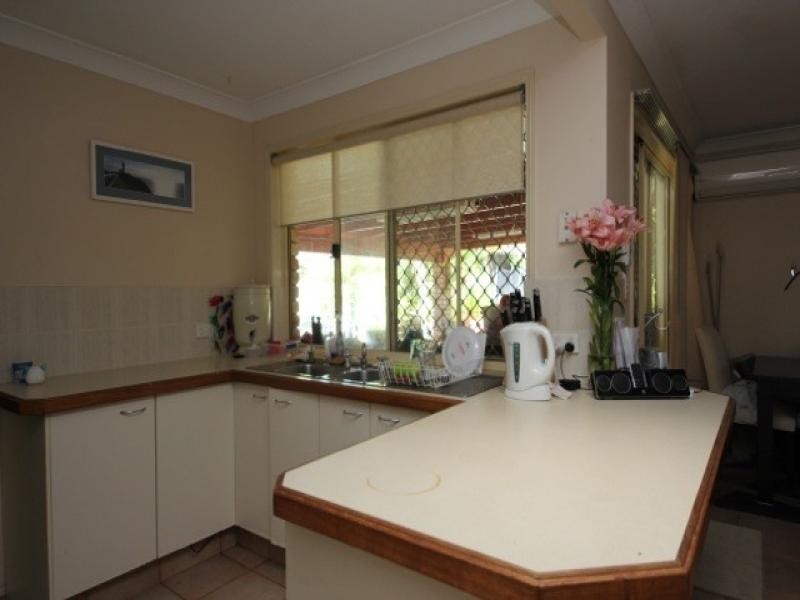 37 Allied Drive, Arundel QLD 4214