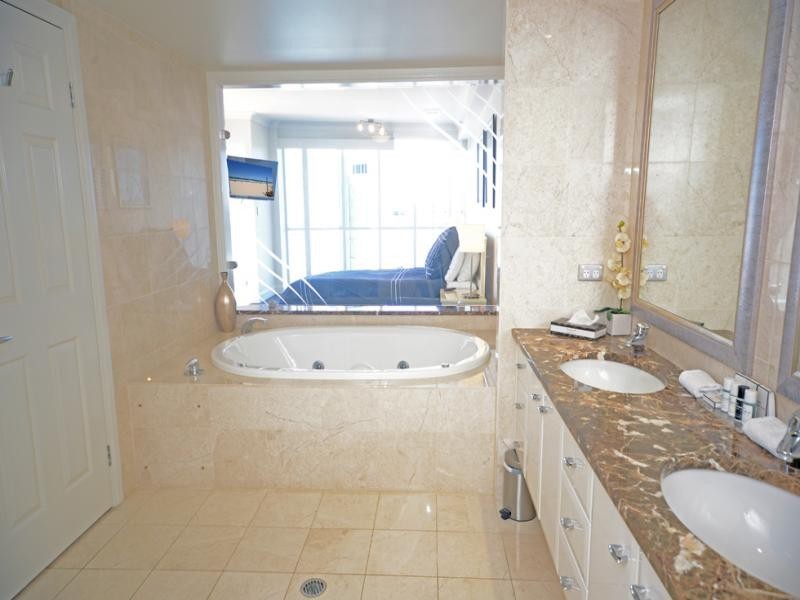 2623 GOLD COAST HIGHWAY, Broadbeach QLD 4218