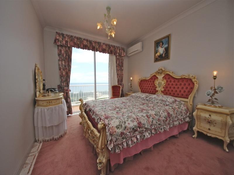 2633 GOLD COAST HIGHWAY, Broadbeach QLD 4218
