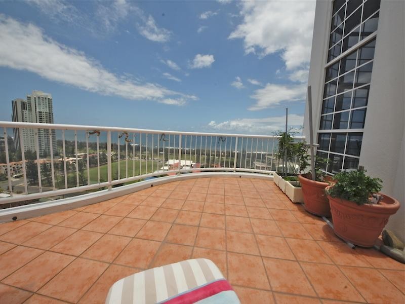 2633 GOLD COAST HIGHWAY, Broadbeach QLD 4218