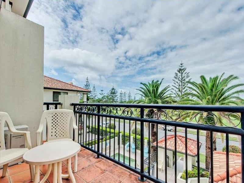 9 Margaret Ave, Broadbeach QLD 4218