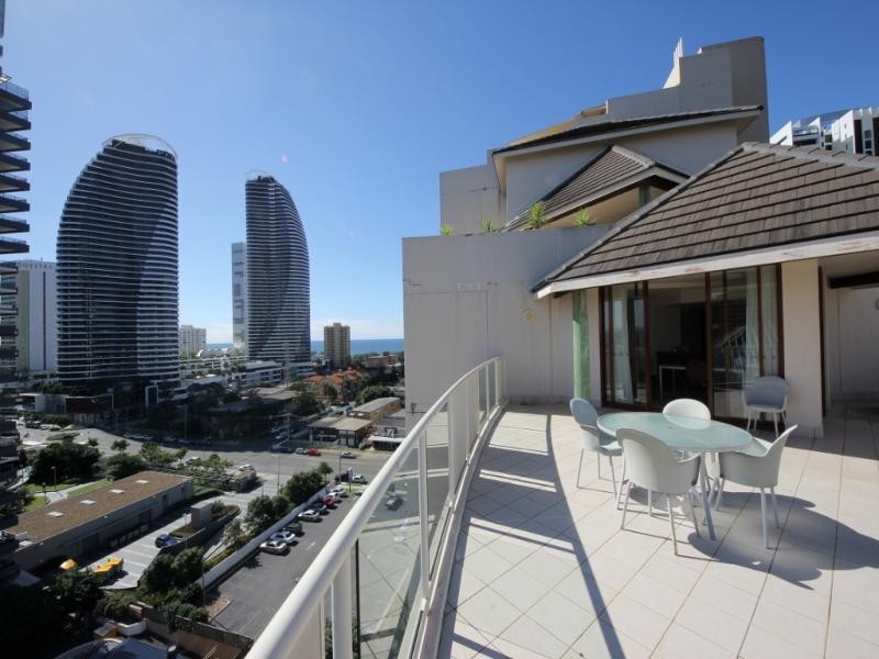 42 Surf Parade, Broadbeach QLD 4218