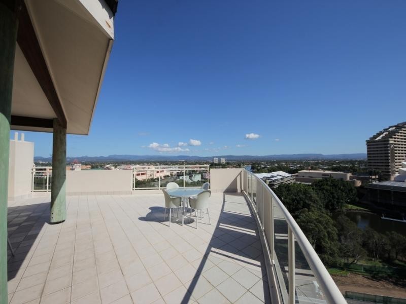 42 Surf Parade, Broadbeach QLD 4218