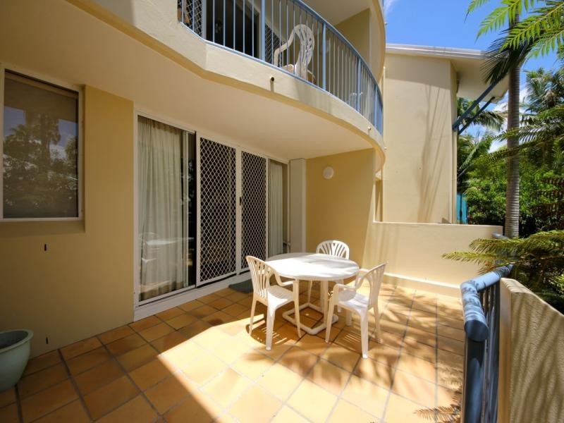 10 Alexandra Avenue, Broadbeach QLD 4218