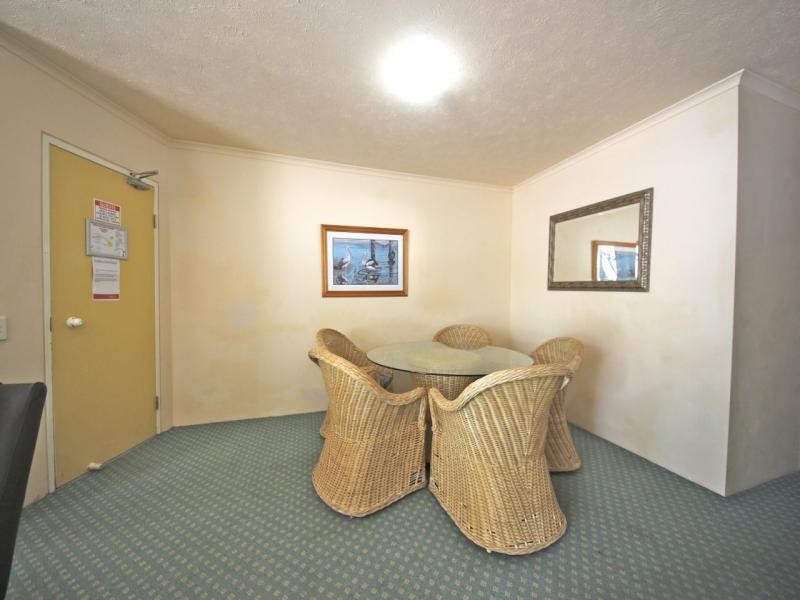 10 Alexandra Avenue, Broadbeach QLD 4218