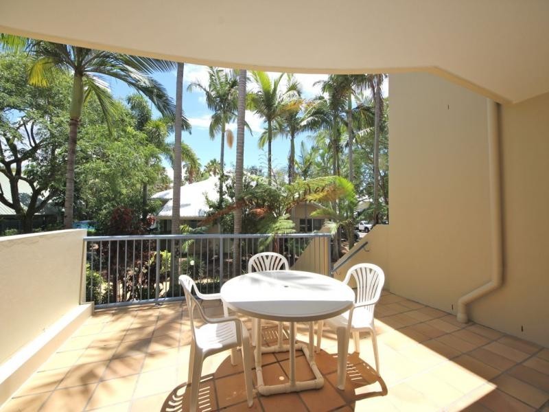 10 Alexandra Avenue, Broadbeach QLD 4218