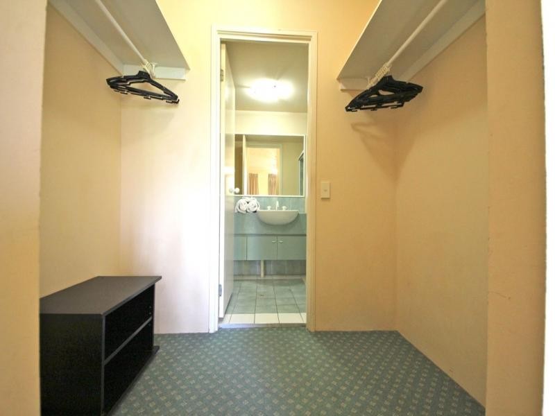 10 Alexandra Avenue, Broadbeach QLD 4218