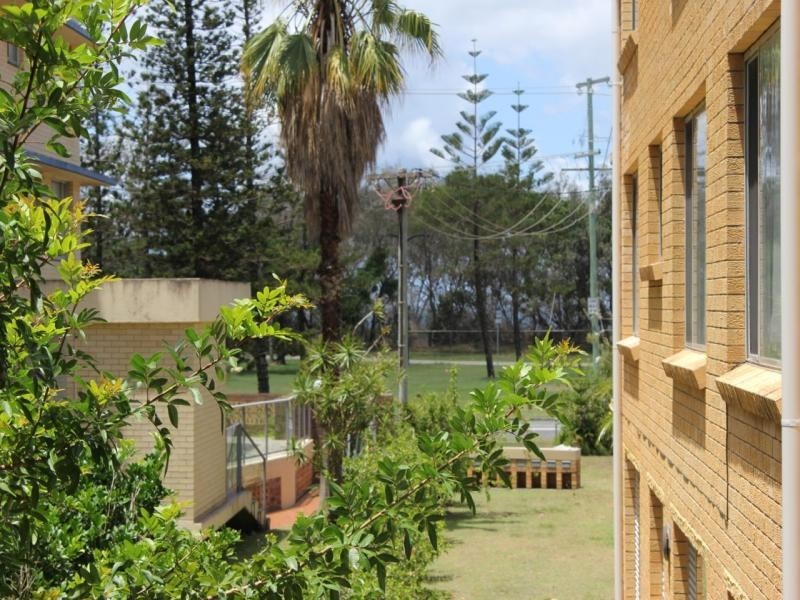 10 Alexandra Avenue, Broadbeach QLD 4218