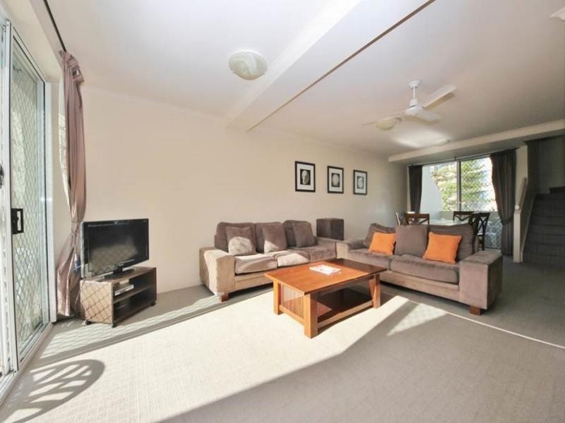 120/10 Alexandra Avenue, Mermaid Beach QLD 4218