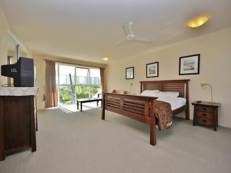 120/10 Alexandra Avenue, Mermaid Beach QLD 4218