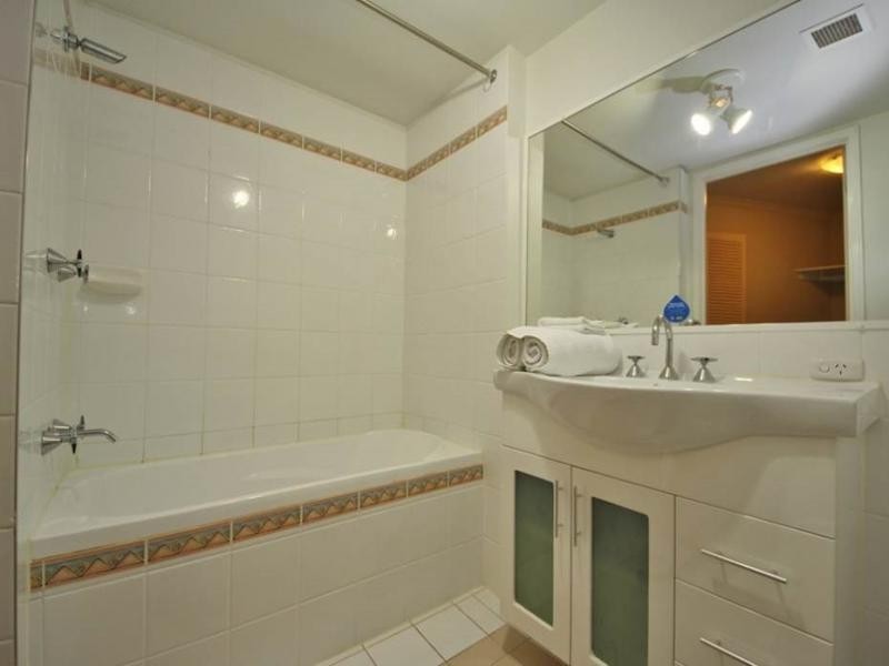 120/10 Alexandra Avenue, Mermaid Beach QLD 4218