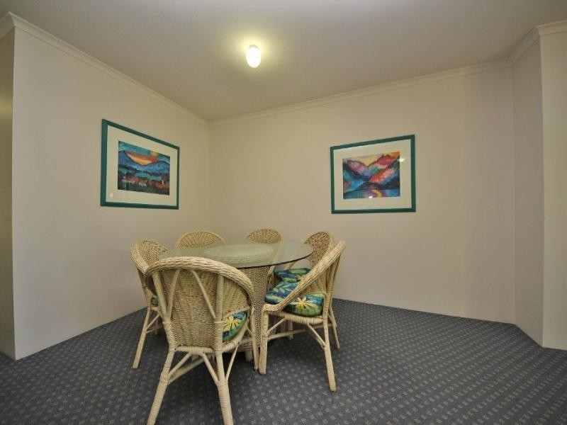 133/10 Alexandra Avenue, Broadbeach QLD 4218