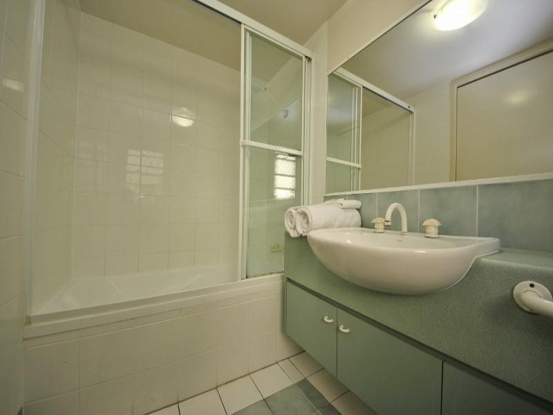 133/10 Alexandra Avenue, Broadbeach QLD 4218