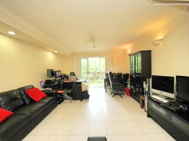 215 Cottesloe Drive, Mermaid Waters QLD 4218
