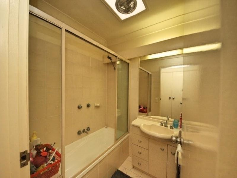 215 Cottesloe Drive, Mermaid Waters QLD 4218