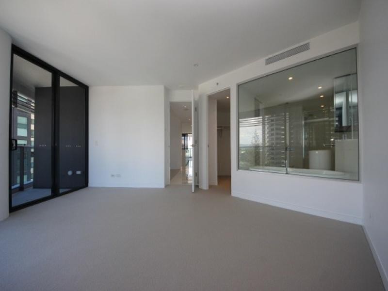20602/4  Charles Avenue, Broadbeach QLD 4218