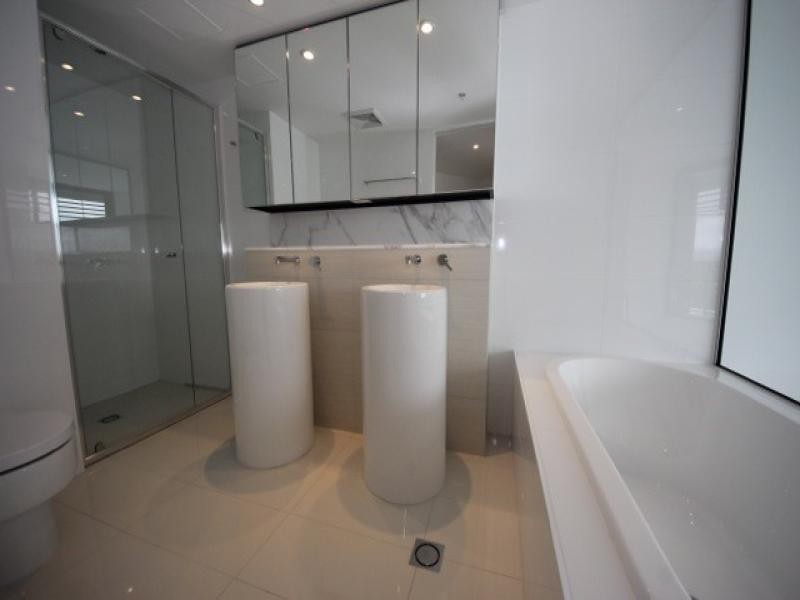 20602/4  Charles Avenue, Broadbeach QLD 4218