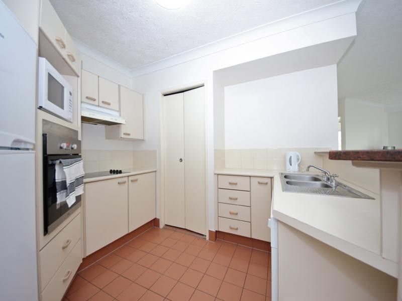 7 Redondo Avenue, Miami QLD 4220