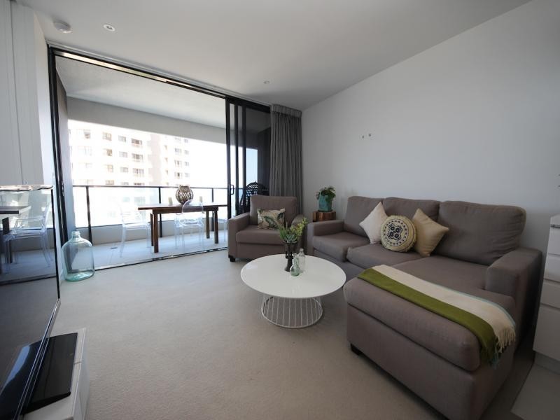 10705/4 Charles Avenue, Broadbeach QLD 4218