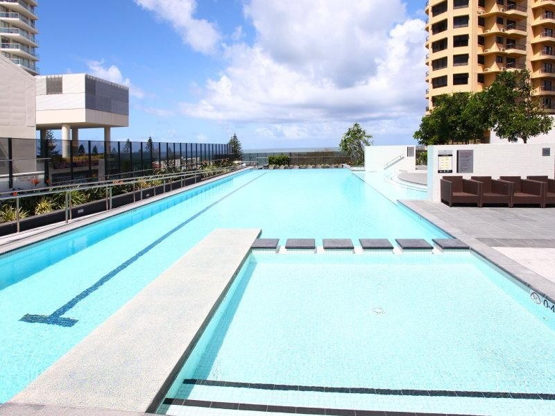 10705/4 Charles Avenue, Broadbeach QLD 4218