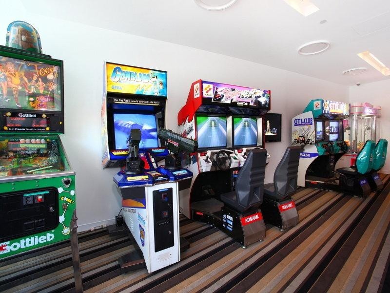 10705/4 Charles Avenue, Broadbeach QLD 4218