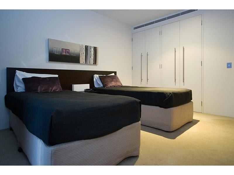 302/17 Albert Ave, Broadbeach QLD 4218