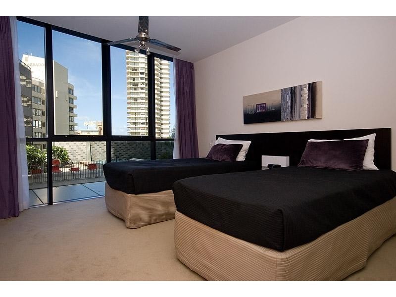 302/17 Albert Ave, Broadbeach QLD 4218