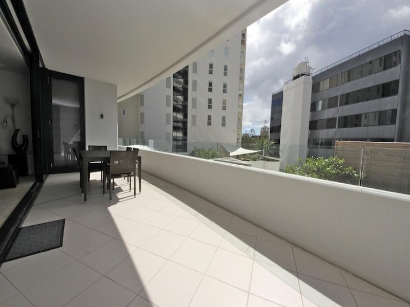302/17 Albert Ave, Broadbeach QLD 4218