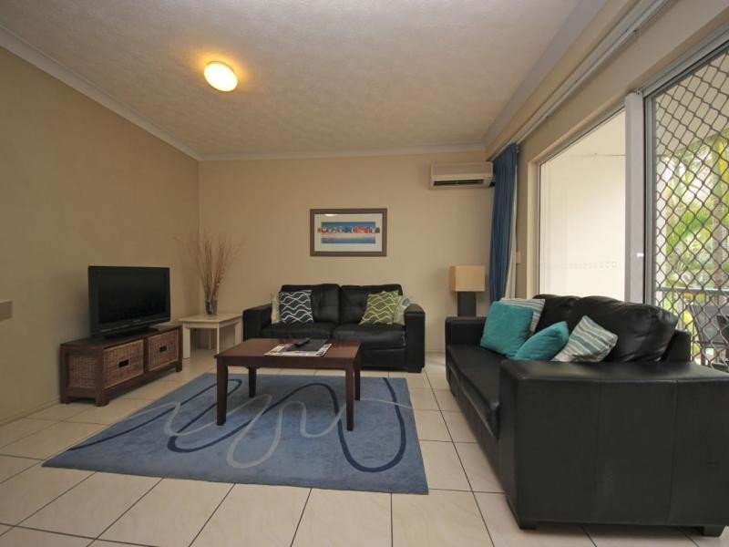 7 redondo Avenue, Miami QLD 4220