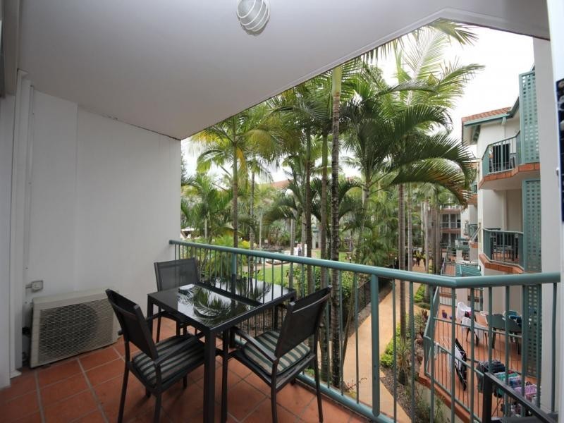 7 redondo Avenue, Miami QLD 4220
