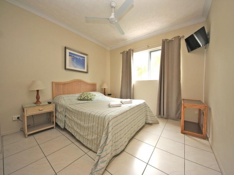 7 redondo Avenue, Miami QLD 4220