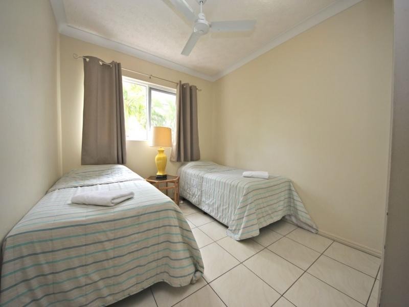 7 redondo Avenue, Miami QLD 4220